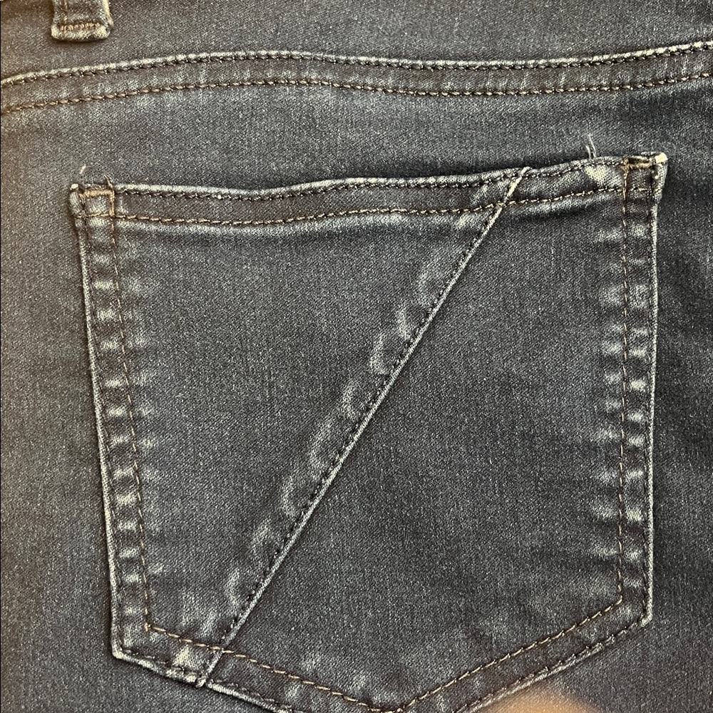 Women's Size 10 Mid Rise Lee Riders Bermuda Shorts - Picture 7 of 9